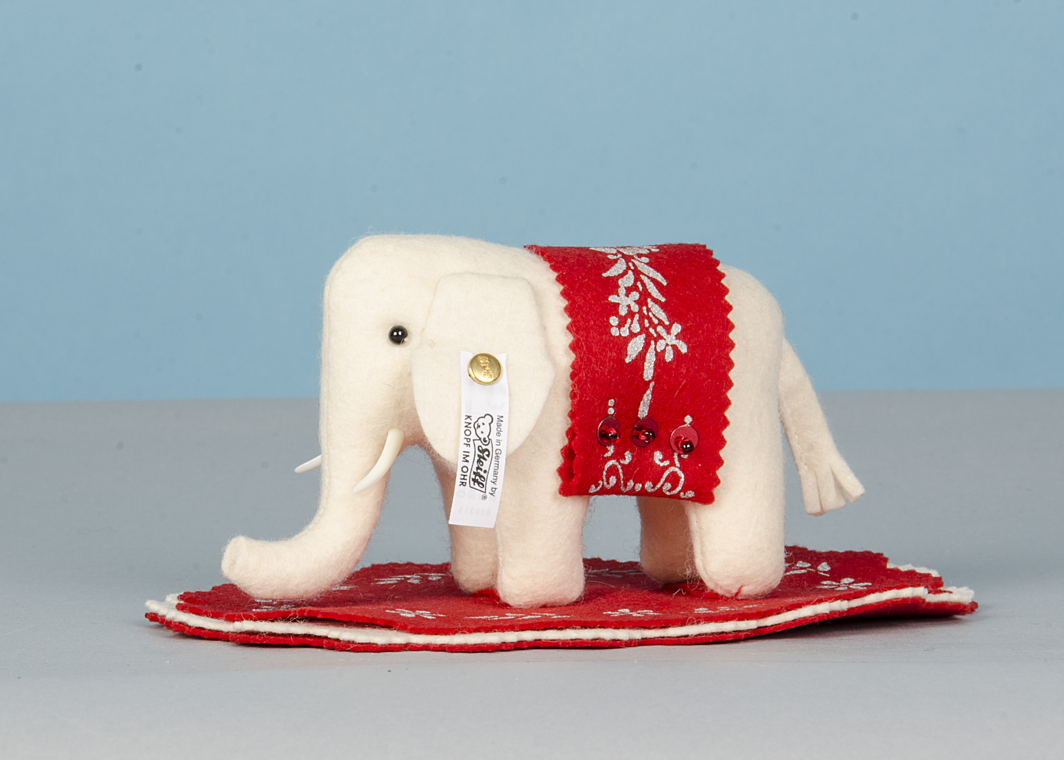 A Steiff Limited Edition Club Edition Little elephant 'Elefantle' pincushion, 1424 for the year