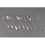 An Art Deco period silver plated canteen of cutlery from Mappin & Webb, fiddle pattern with 12