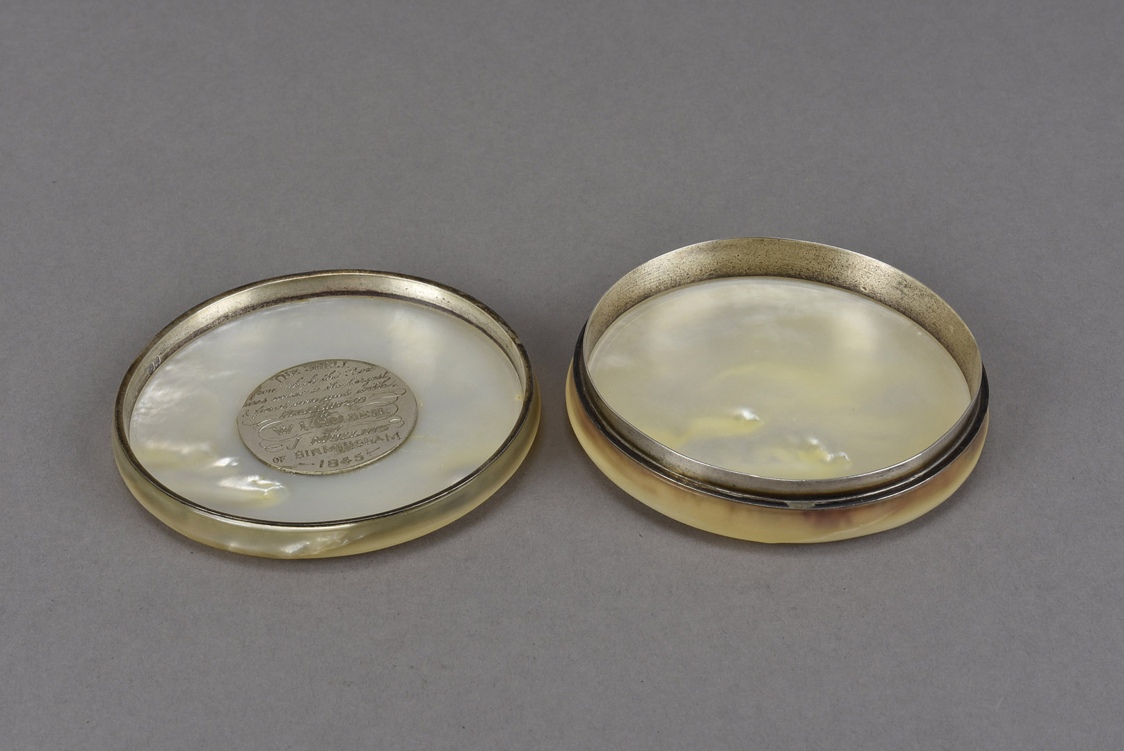 A very fine Victorian mother of pearl and silver mounted box, presented in a fitted N. Coulander Ltd - Image 2 of 4