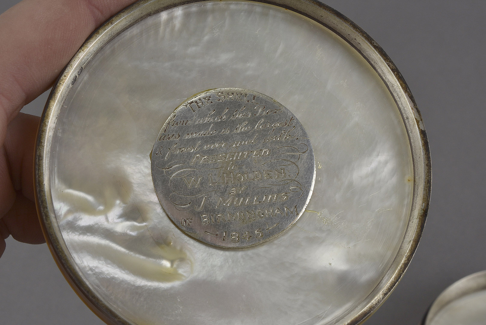 A very fine Victorian mother of pearl and silver mounted box, presented in a fitted N. Coulander Ltd - Image 3 of 4