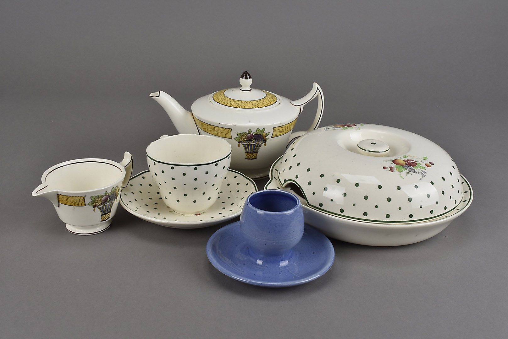 A collection of mid-20th century breakfast ware, including Ashbead Pottery, Spode, Wedgwood, and