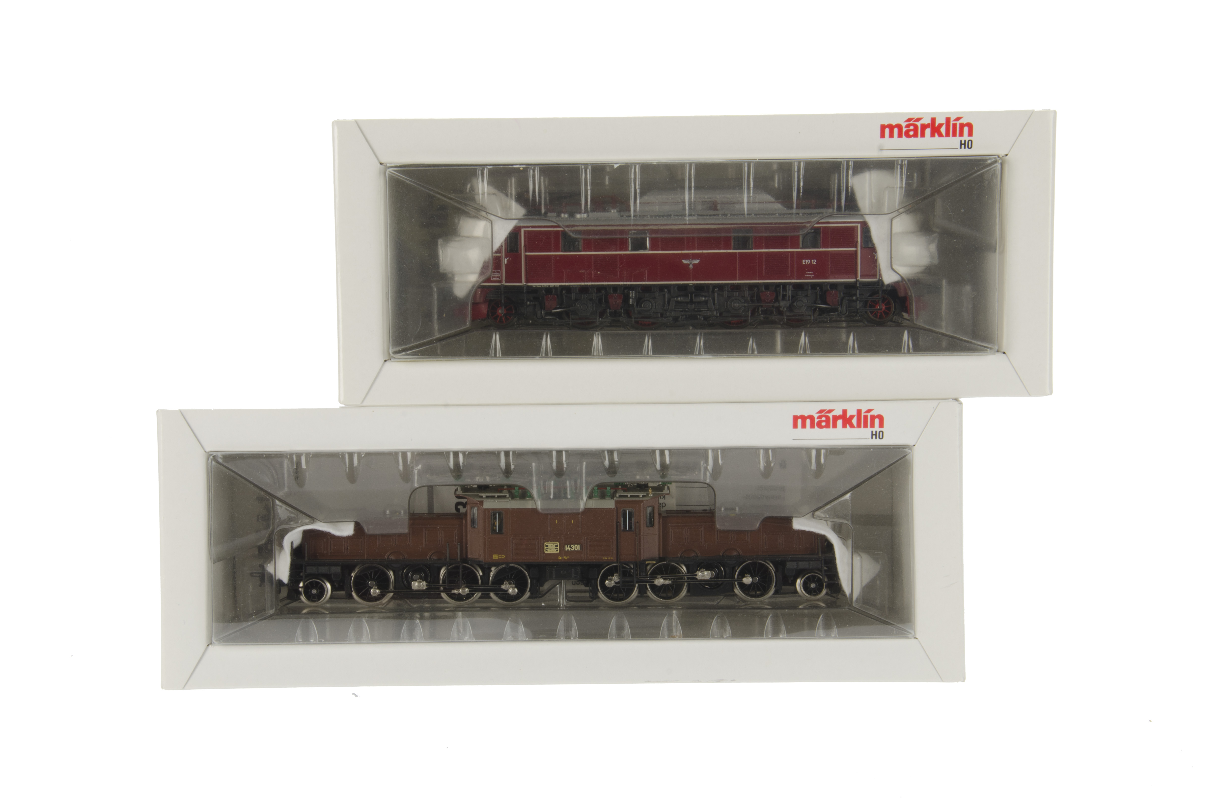 Marklin HO Gauge 3-rail Electric Locomotives, ref 3352 an articulated twin-pantograph 2-6-6-2 '