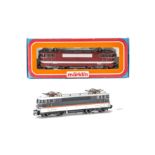 Marklin HO Gauge 3-rail Locomotives, comprising ref 3038, a SNCF Bo-Bo no BB9291 in red and ref 3165