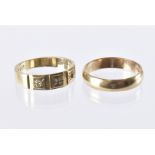 A 9ct gold wedding band, 2.1g, together with a 9ct gold three stone ring lacking one stone, 2.2g (2)