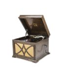 Table grand gramophone, oak: an HMV Model 130,with 5a soundbox grille cloth replaced)