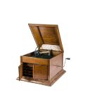 Table grand gramophone, oak: with Vitaphone soundbox