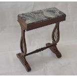 A Regency style lyre support side table, with green marble top, 54 cm x 24 cm x 70 cm high