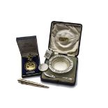 A 9ct gold Baker's Pointer retractable pencil, together with a novelty miniature silver coal scuttle