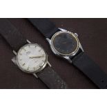 A vintage Roamer mid-sized gentleman's wristwatch, having black dial, numbered to rear cover,
