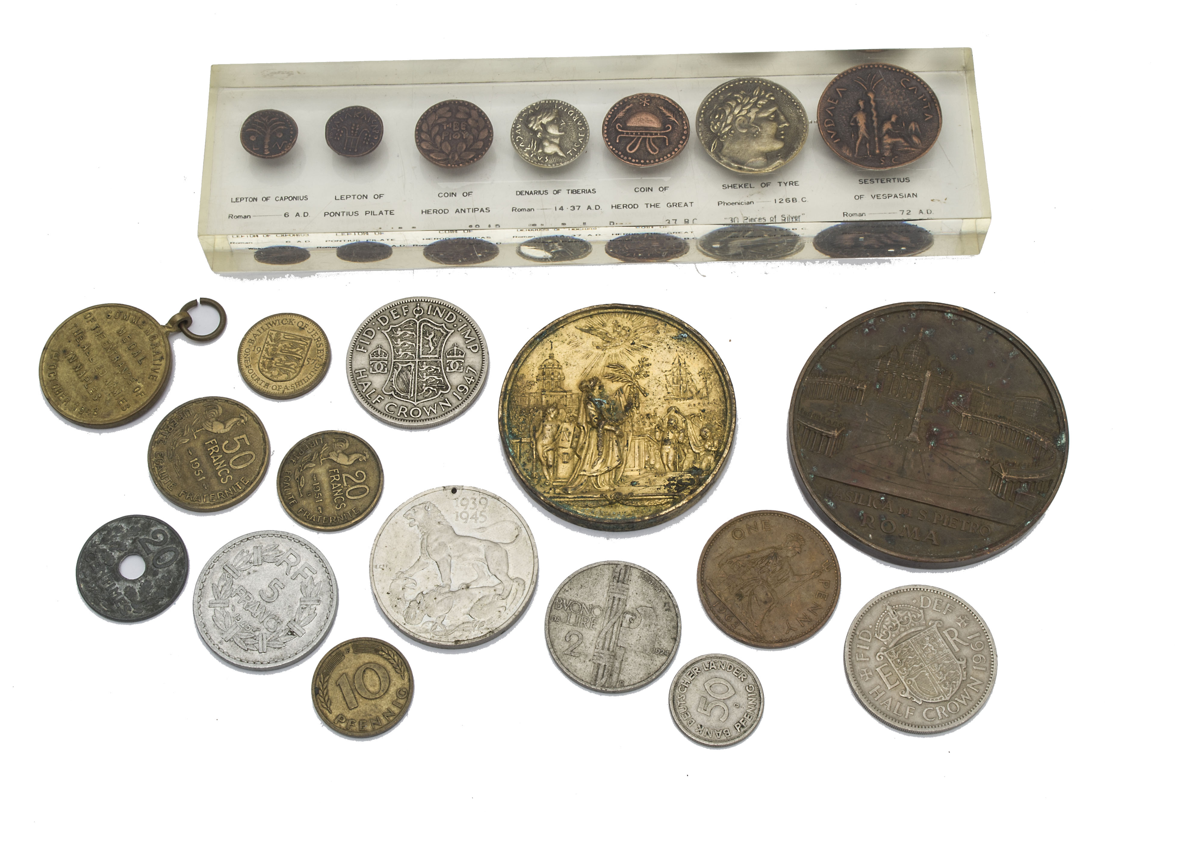 A small collection of world coins, together with a WWII Victory medal, a bronze Rome medallian, an