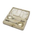 A pair of early George V period silver apostle spoons, presented in a fitted case, dated Chester