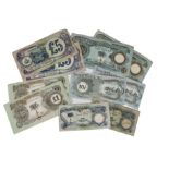 A collection of World bank notes, with three £1 Jo Page notes, along examples from Iran, UAE, Egypt,