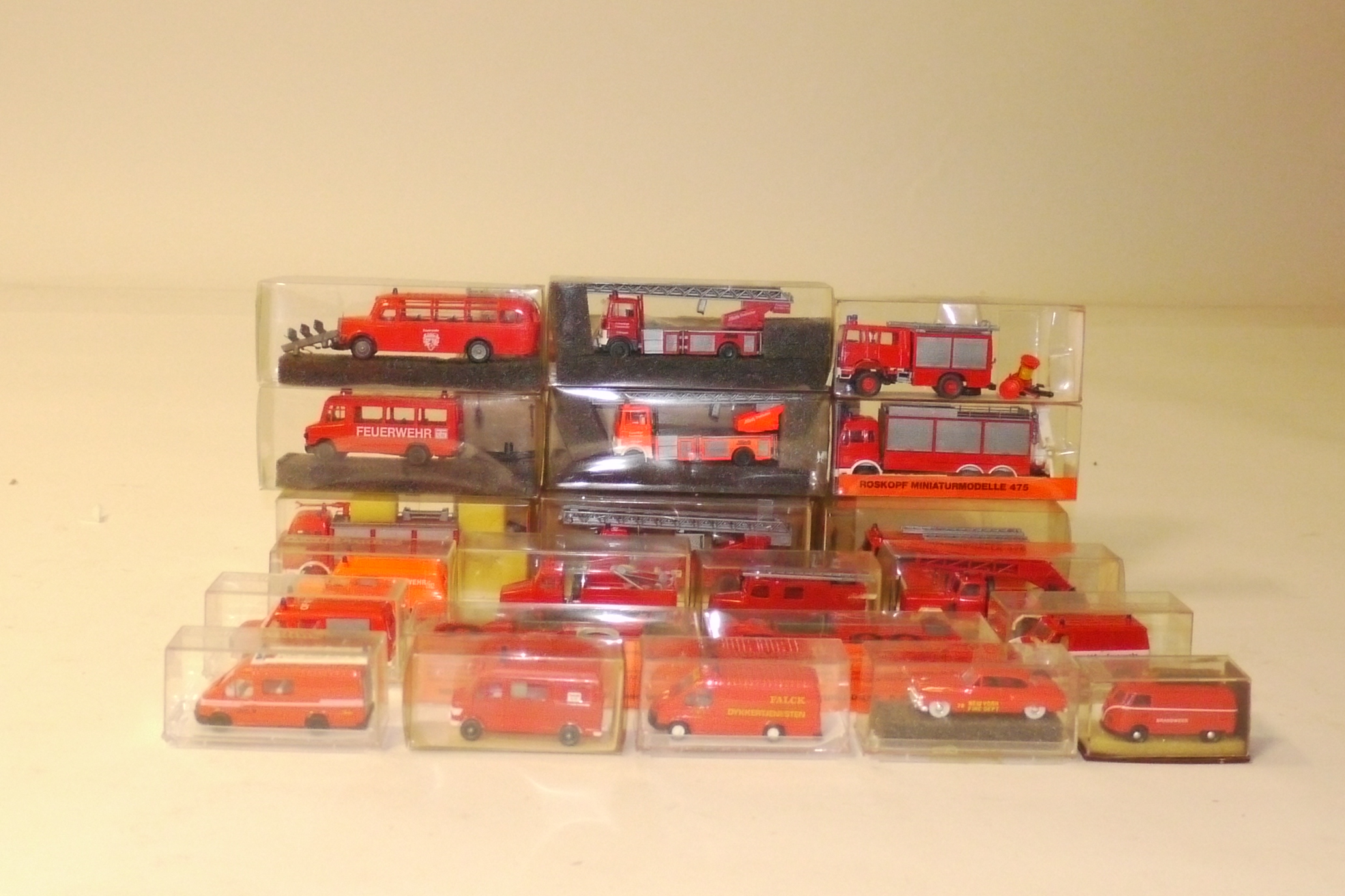 Roskopf Wiking and others plastic Scale Model Vehicles, Collection of international fire service