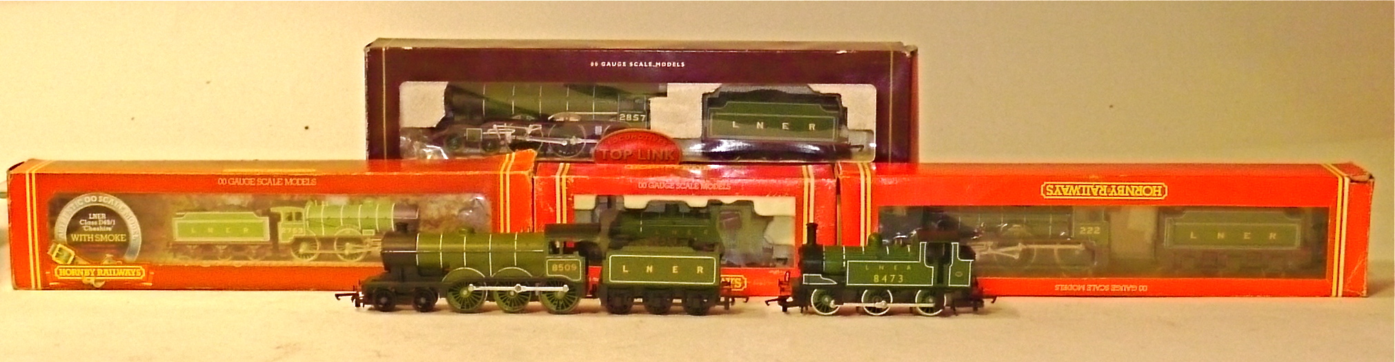 Hornby (Margate) OO Gauge LNER Steam Locomotives, including boxed B17/4 'Doncaster Rovers', Hunt