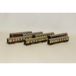 Hornby-Dublo OO Gauge 3-rail BR-era Coaching Stock, including boxed red restaurant car and maroon