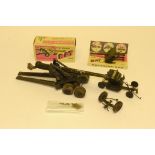 Britains Military Guns, boxed 120mm B.A.T. Gun ( battalion anti-tank) with some original shells (