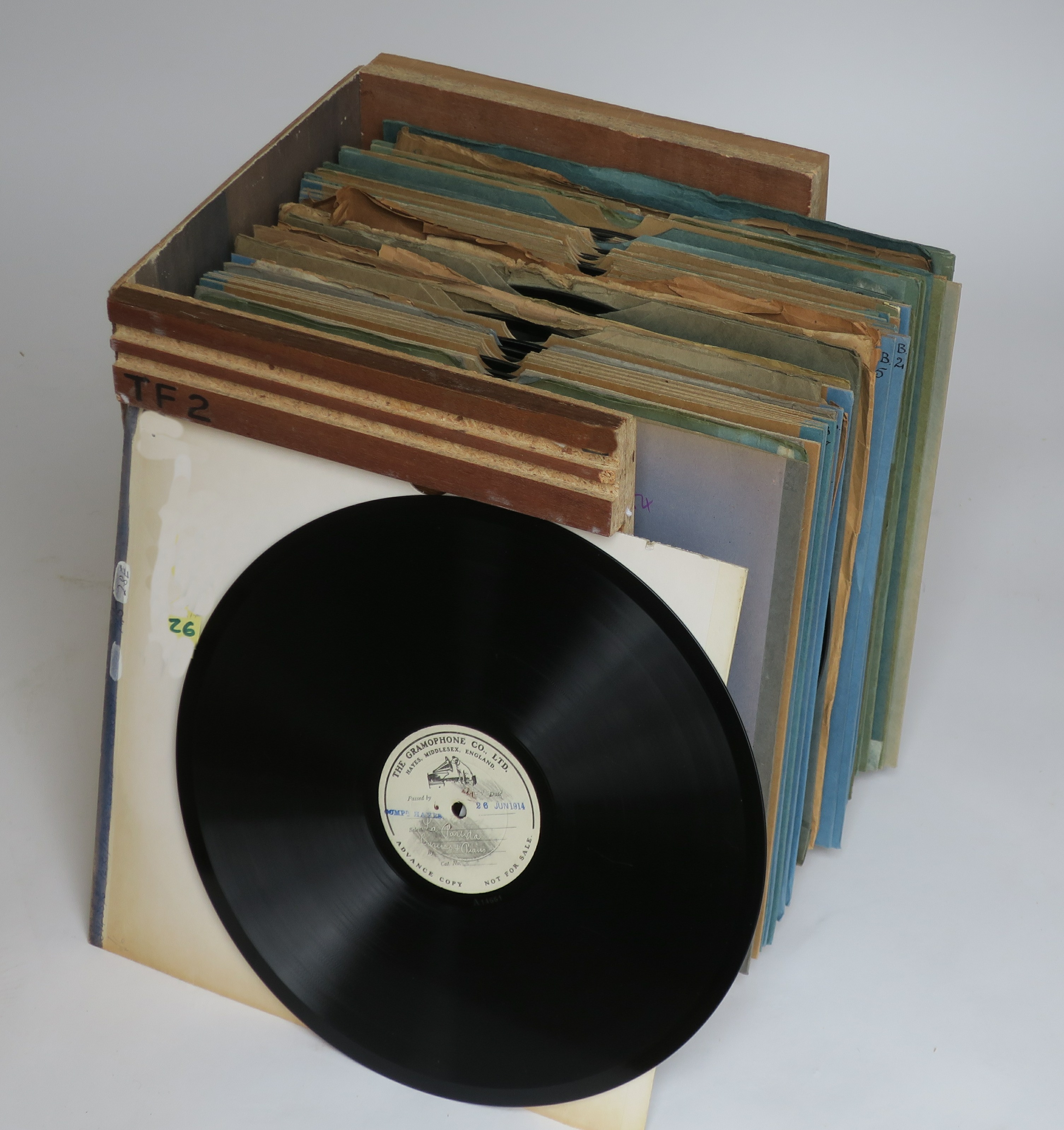 Caruso and Gigli, 12-inch records: sixty-four records, in TF2 (64)