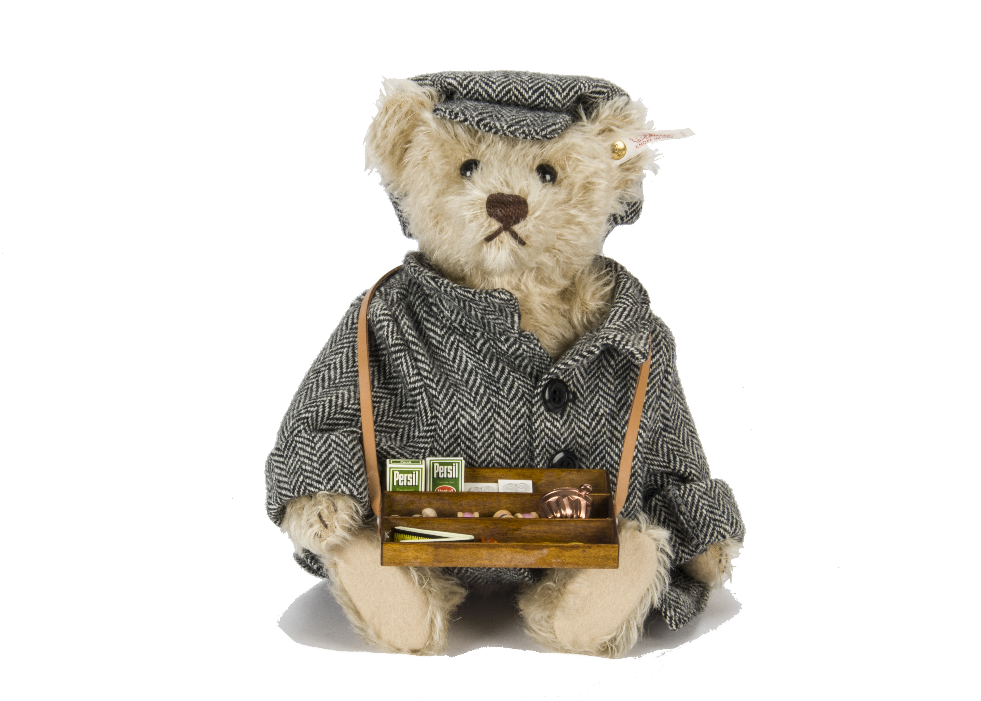 A Steiff Limited Edition for Wertheim Berliner Milieu Teddybär Hausierer, 655 of 1500, in original