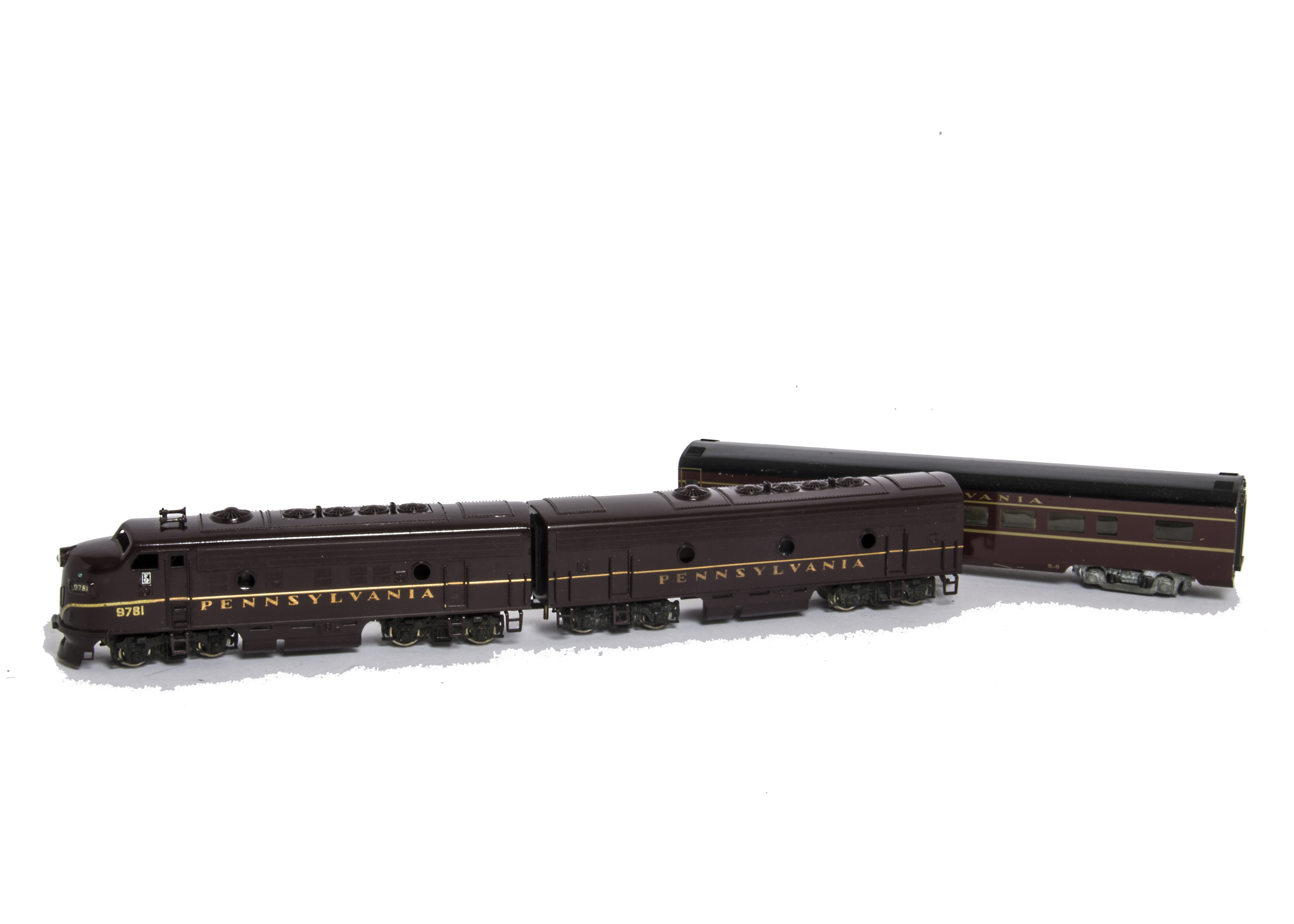 Tenshodo H0 Gauge Pennsylvania RR F-9 Diesel Locomotive and Rail-Line Coaching Stock, the locos a