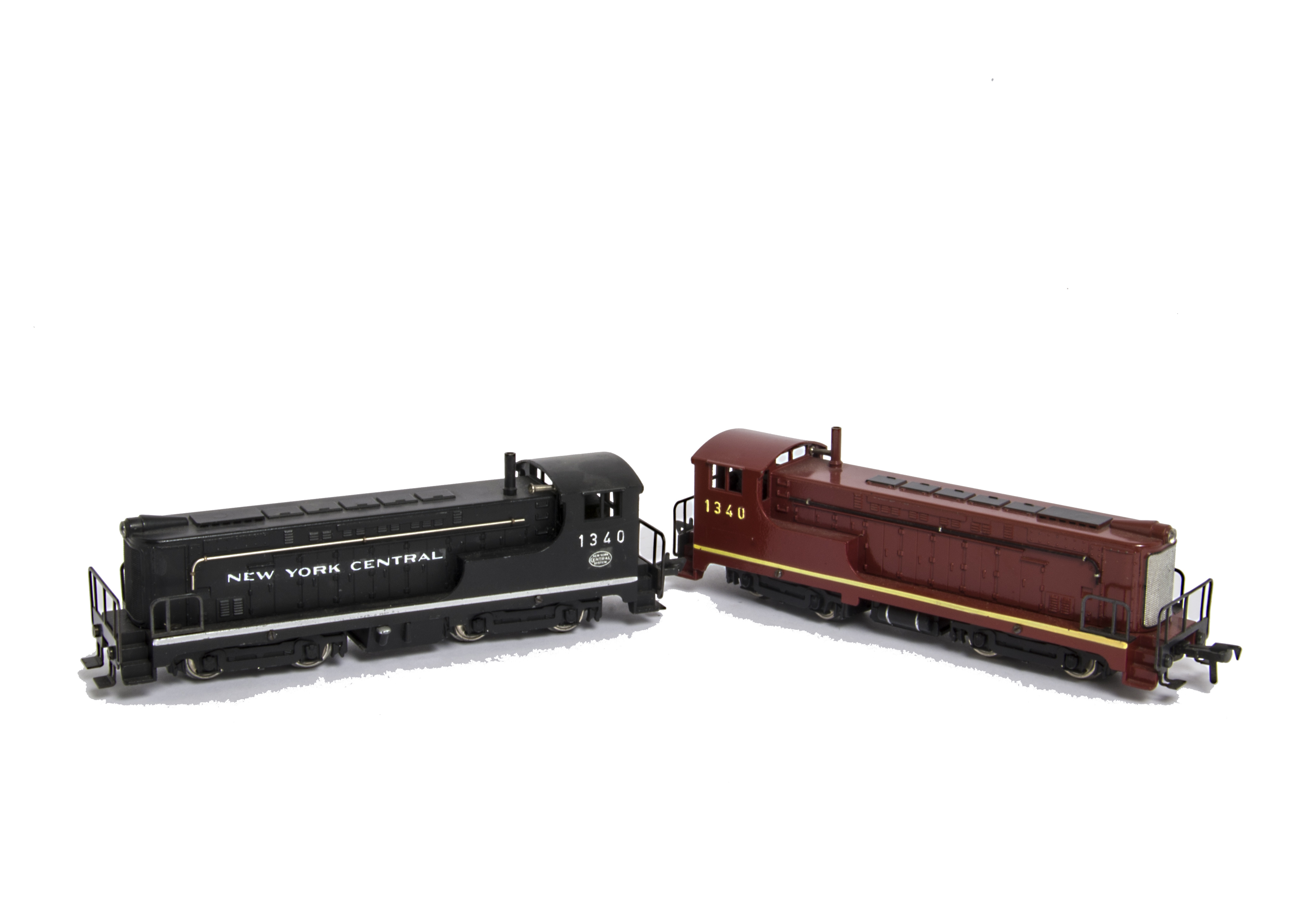 Uncommon Fleischmann H0 Gauge American 1340 Diesel Switcher Locomotives, one in NYC black with