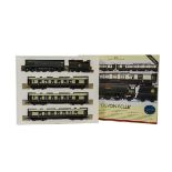 Hornby 00 Gauge Train Pack, Devon Belle set with incorrect Locomotive BR green ‘Blackmore Vale’ (