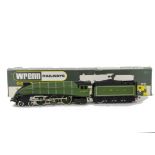Wrenn 00 Gauge W2209 LNER green Class A4 ‘Golden Eagle’ Locomotive and tender, No 4482, with rings