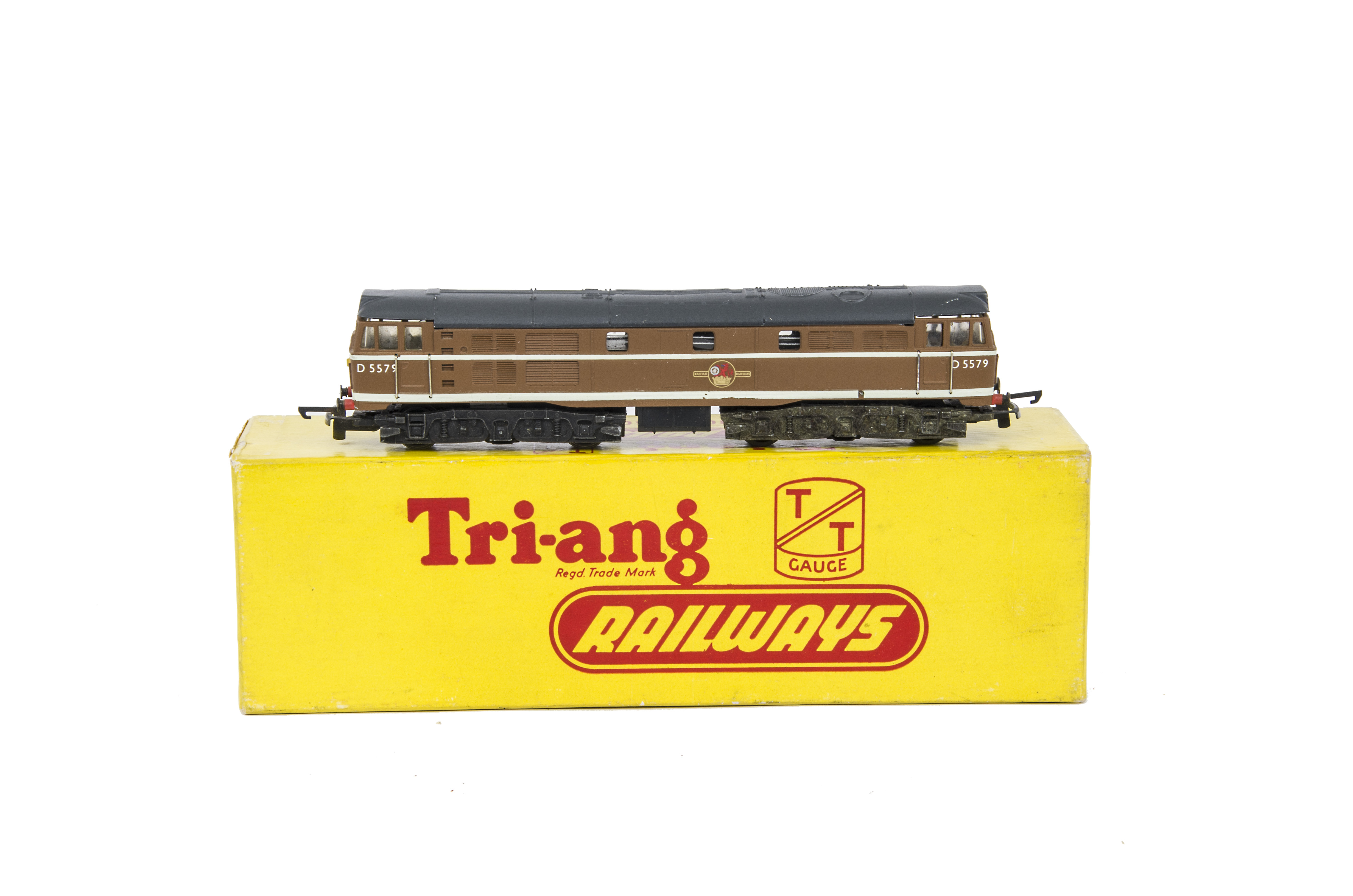 Tri-ang TT Gauge T96 A1A A1A Diesel Locomotive, repainted in ochre and numbered D5579, in original