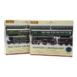 Hornby 00 Gauge Southern Suburban Train Packs, R2813 Southern Suburban 1938 comprising SR T9 and