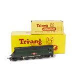 Tri-ang TT Gauge T93 and T94 Merchant Navy Class ‘Clan Line’ Locomotive and Tender, in BR green No