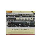 Hornby 00 Gauge R2819 ‘Bournemouth Belle’ Train Pack, comprising Britannia Class ‘Alfred the