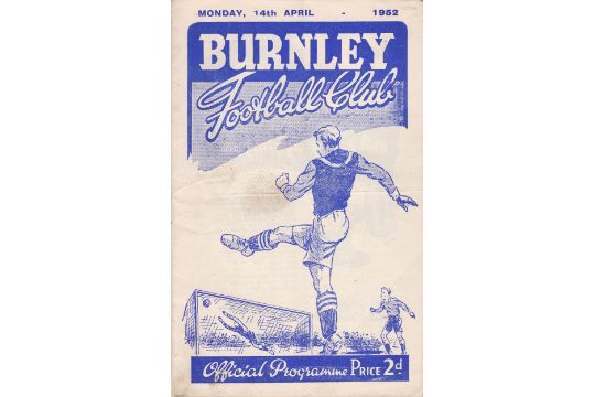 BURNLEY RES - MAN UTD 52 Burnley Reserves v Man Utd Reserves, 14/4/52, full size programme, fold. - Image 3 of 3