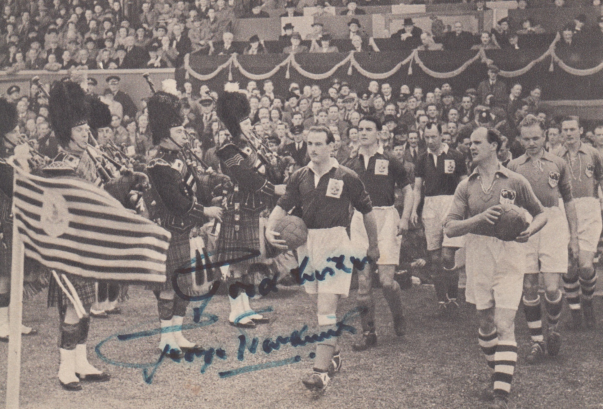 GB - REST OF WORLD 1947 Mounted magazine picture showing the two teams taking the field at Hampden