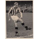 DEREK KEVAN A 6.5" X 4.5" black & white action press photo of Derek Kevan of West Bromwich Albion.