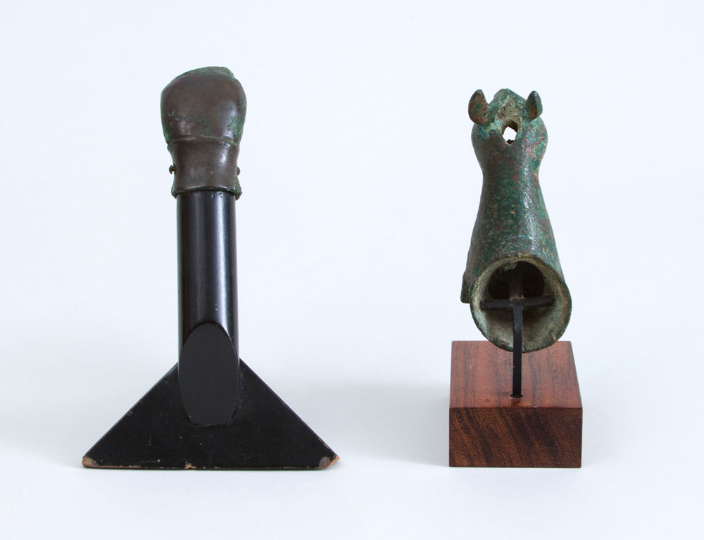 EGYPTIAN BRONZE DUCK HEAD HANDLE AND A BRONZE FIGURE OF A FELINE - Image 5 of 5