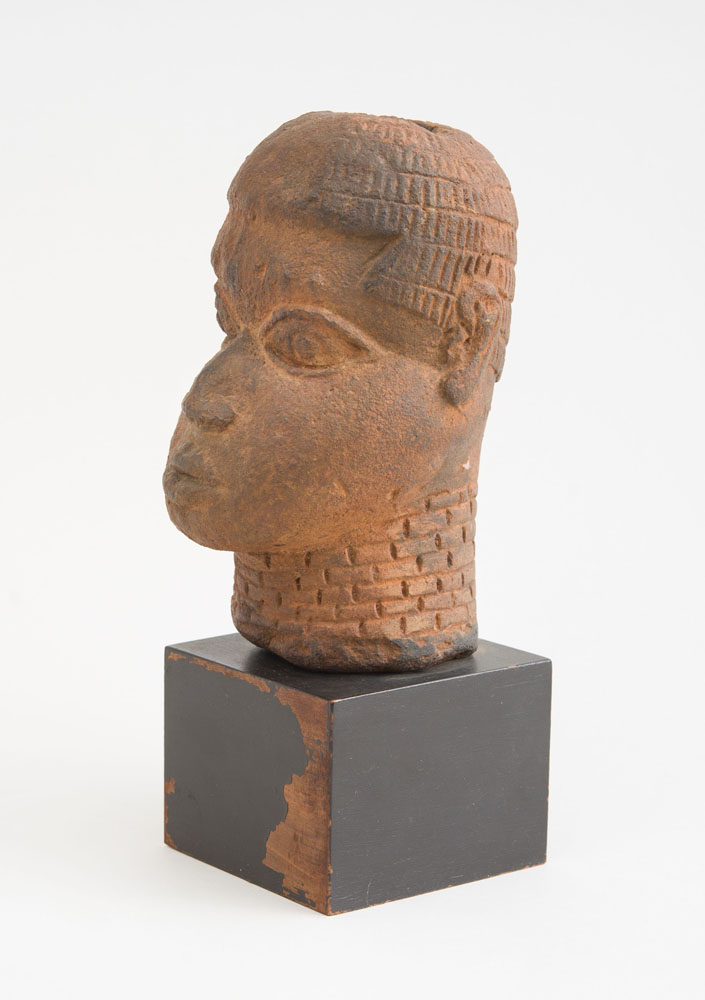 AFRICAN TERRACOTTA HEAD OF AN OBA, BENIN - Image 4 of 5