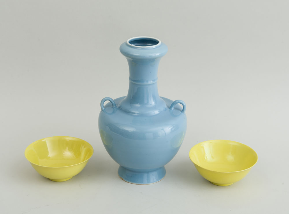 PAIR OF CHINESE YELLOW-GLAZED PORCELAIN FOOTED BOWLS AND A ROBIN'S EGG BLUE-GLAZED VASE - Image 2 of 7