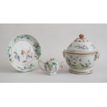 GROUP OF THREE CHINESE EXPORT FAMILLE ROSE PORCELAIN TABLE ARTICLES