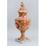 LARGE CHINESE EXPORT PORCELAIN URN AND COVER