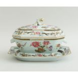 CHINESE EXPORT PORCELAIN BOAR'S HEAD TUREEN, COVER AND STAND