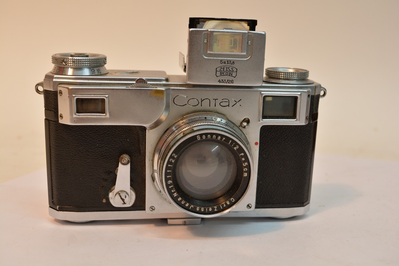 A Zeiss Ikon Camera the Contax in orgional leather case with serial number on the case 178712.