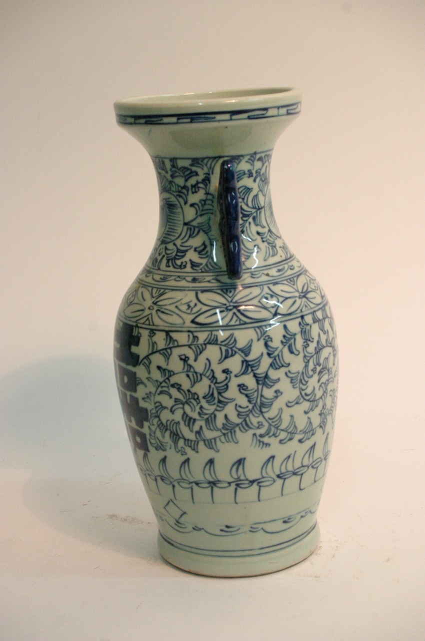 A Chinese blue and white vase with blue scrolled d - Image 4 of 8