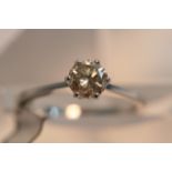 Ladies 18ct white gold ring inset with central sol