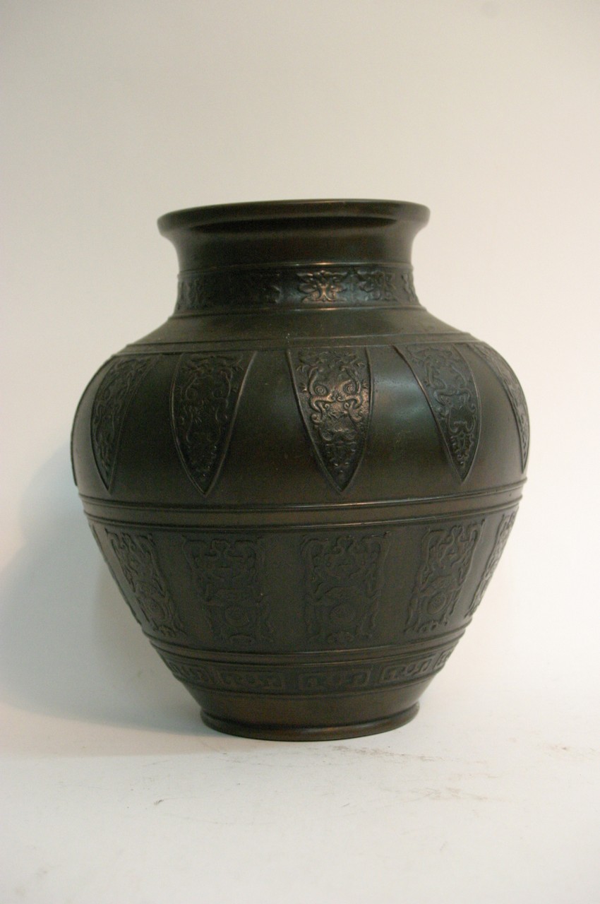 A 19th Century Oriental bronze vase of baluster fo - Image 3 of 6