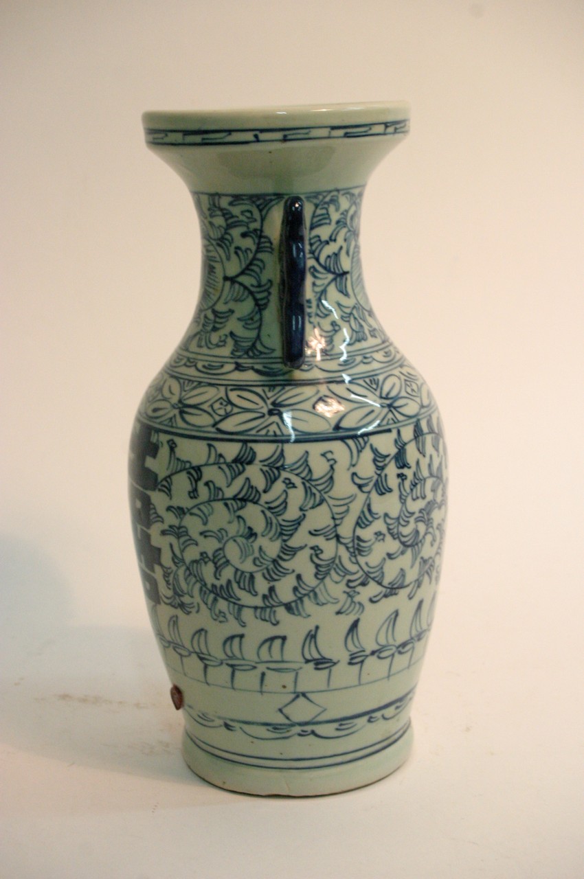 A Chinese blue and white vase with blue scrolled d - Image 2 of 8