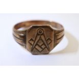 A 9ct gold Gents ring with Masonic emblem.