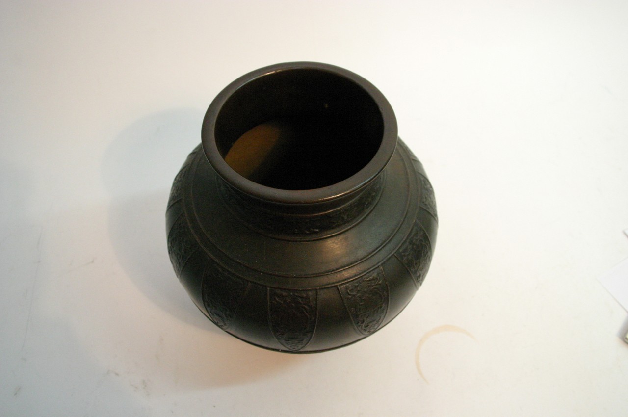 A 19th Century Oriental bronze vase of baluster fo - Image 5 of 6