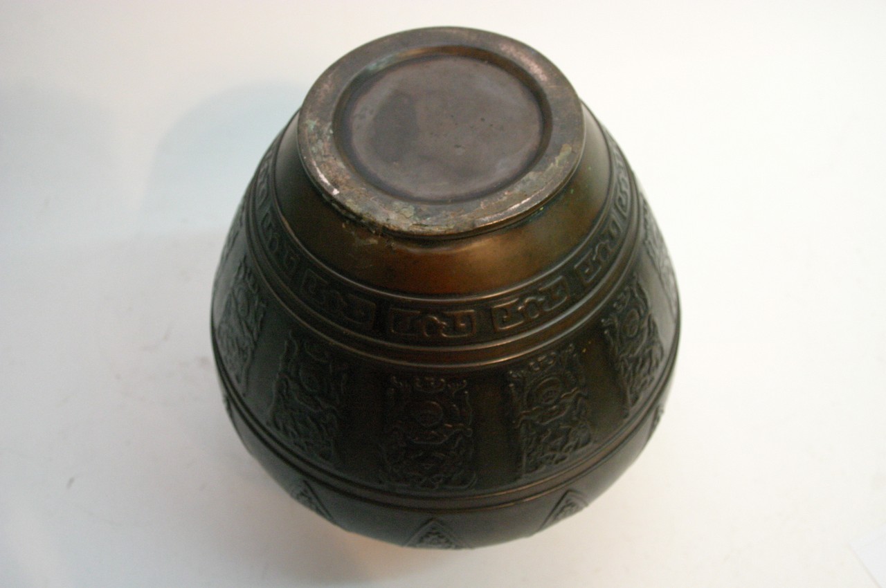 A 19th Century Oriental bronze vase of baluster fo - Image 6 of 6