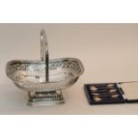 A cased set of silver teaspoons and a silver plate