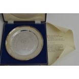 A cased 1977 silver jubilee dish with certificate.