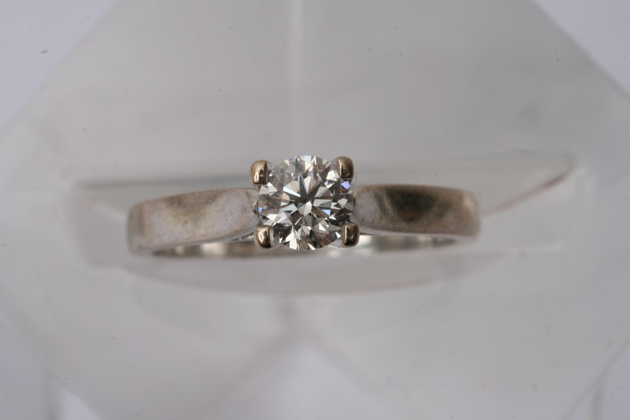 An 18ct brilliant cut diamond ring, 048ct, approx - Image 7 of 8